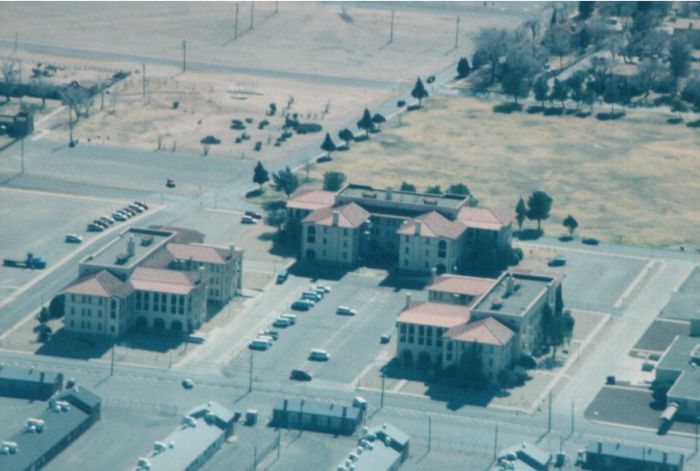 An ihrem Standort Fort Bliss schützen die Patriot-Abschussrampe und  Raketenabwehrkannibalen der 35. Luftverteidigungsartillerie in Fort Lewis,  Washington, den Himmel vor Luftangriffen. Die 35. ADA wird während ihrer  Stationierung in Fort Bliss Patriot